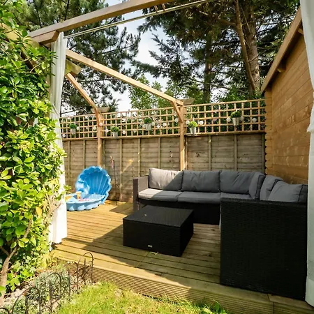 Zeewind 246 With Parking By Interhome Vakantiehuis Bredene